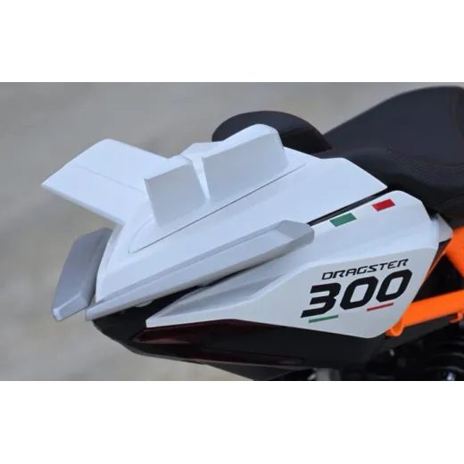 KRYT SEDACKY - RACING