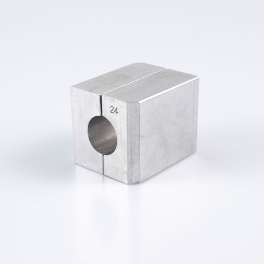 UPÍNACÍ OBJÍMKA VÁLCE KYB 000.0670 24MM