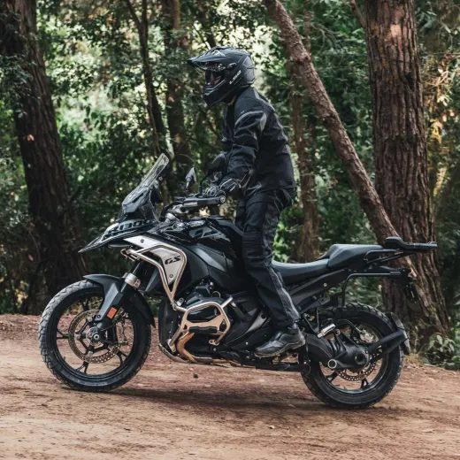 PADACÍ RÁMY SHAD W0RG14SSH VRCHNÍ STŘÍBRNÁ PRO BMW R 1300 GS 2024-2026