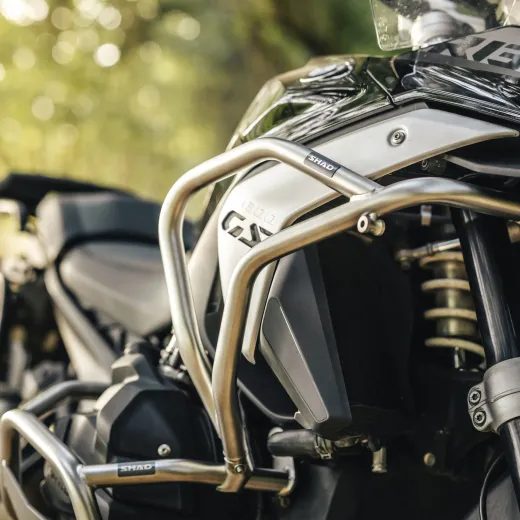 PADACÍ RÁMY SHAD W0RG14SSH VRCHNÍ STŘÍBRNÁ PRO BMW R 1300 GS 2024-2026