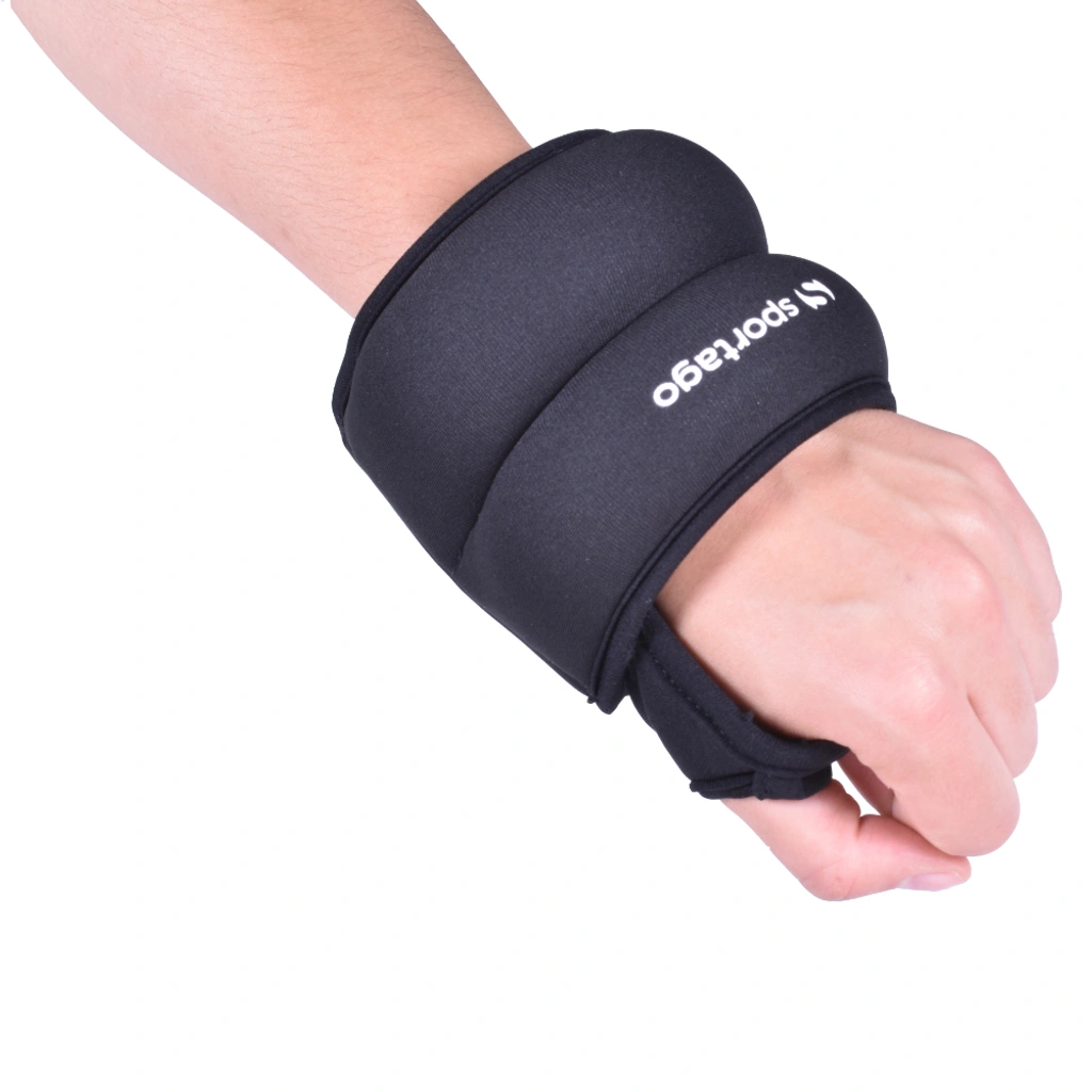 Sportago Thumby zapnuté na zápěstí s palcem protaženým otvorem