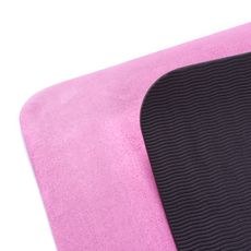 Detail struktury jógamatky Sportago Mandala - protiskluzové TPE a jemné mikrovlákno