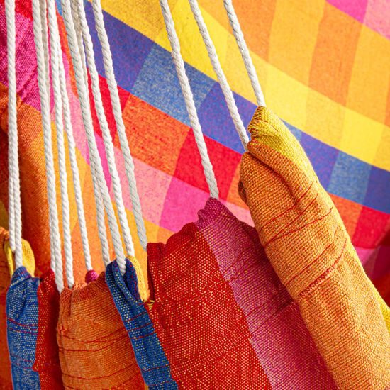 Spokey BENCH DELUXE KÁRO farebná Hojdacia sieť - sedátko pre dvoch, do 160 kg