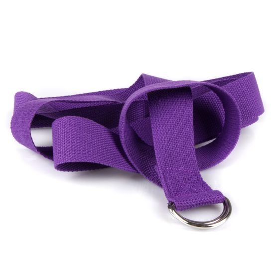 Volně ložený fialový popruh na protahování o délce 183 cm s viditelnou kovovou sponou na konci