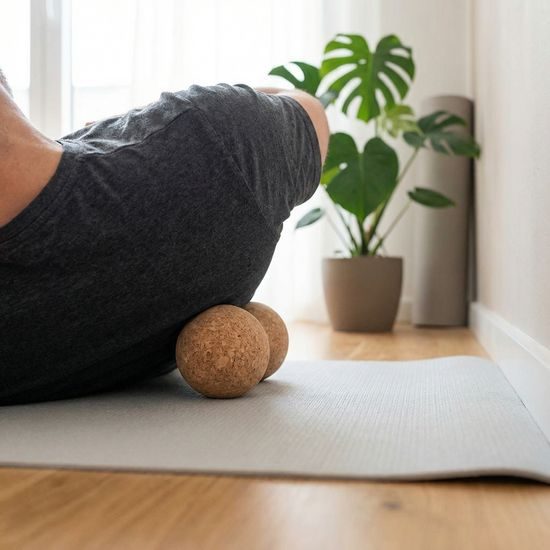 Sportago korkový masážný Peanut ball 6,5x13,5 cm