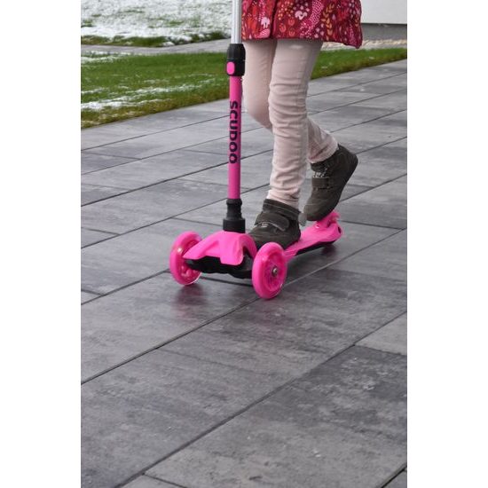 Trojkolka Scudoo Kido Pro so svietiacimi kolieskami - ružová