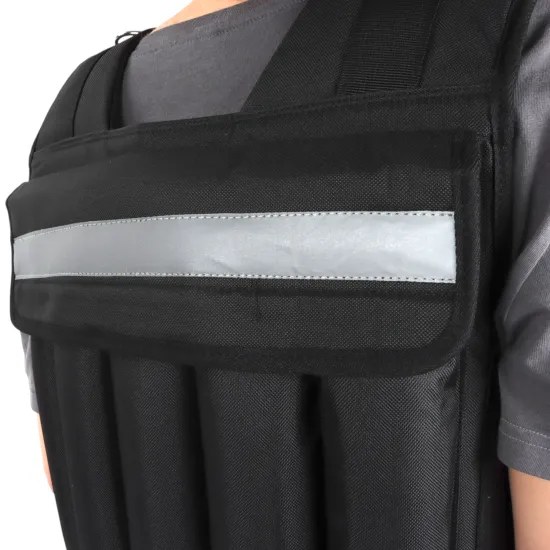 Detail reflexního pruhu na zadní části vesty Sportago Gravus