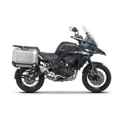 KOMPLETNÍ SADA BOČNÍCH HLINÍKOVÝCH KUFRŮ SHAD TERRA 36L/47L, VČETNĚ MONTÁŽNÍ SADY SHAD BENELLI TRK 502 X 2022 -