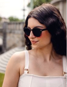 Elea V Black