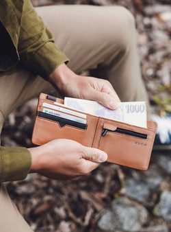 How thick is your bulky wallet and how do you carry it? - buyer's