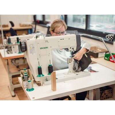Sewing squad in action: Your Vuška is back in the game