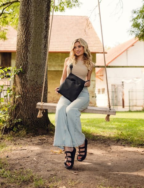 Smokie Resistant Black