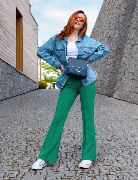 Cara Canva Blue