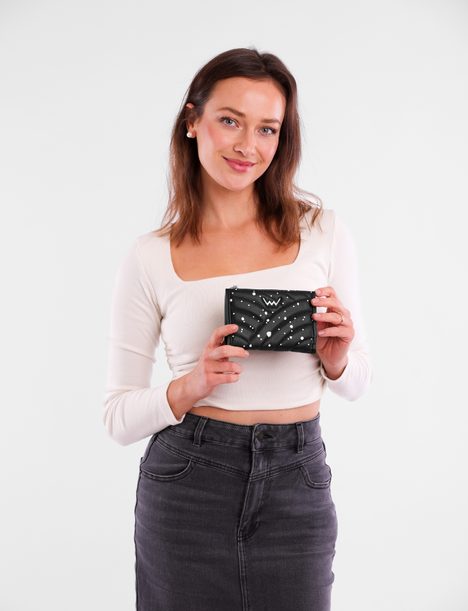 Faustina Black