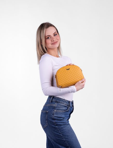 Caira E Mustard