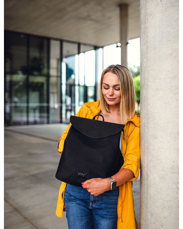 Joanna Canva Black