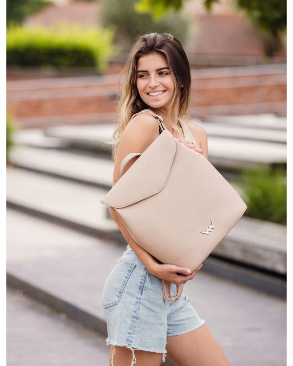 Joanna Beige