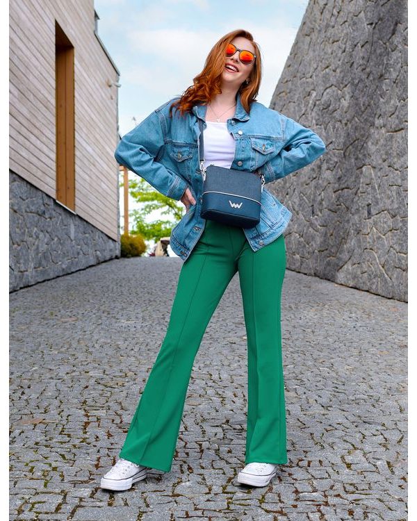 Cara Canva Blue