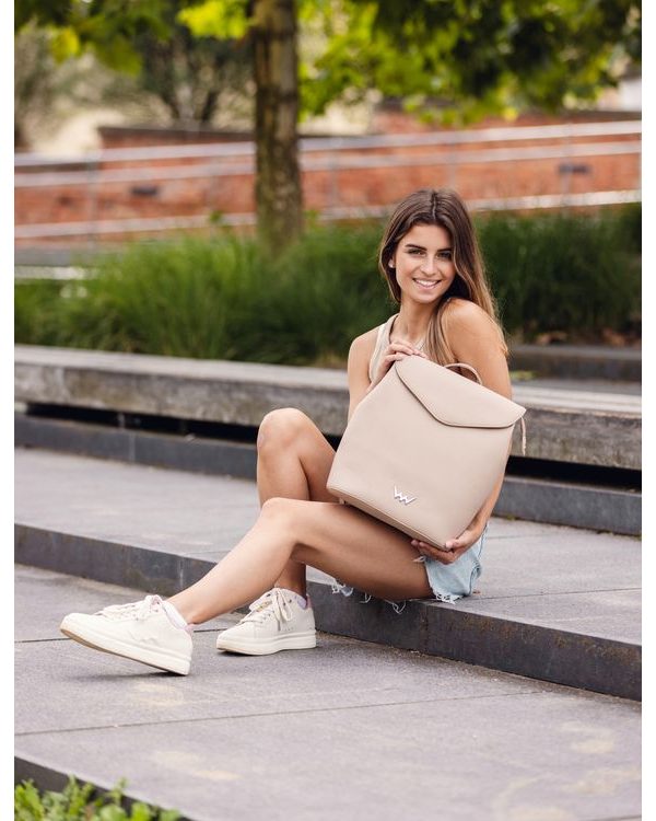Joanna Beige