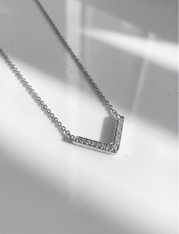 Amelora Silver Necklace