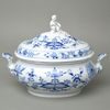 Soup tureen ocal 3 l with figurine on the lid, Blue Onion Pattern, Meissen porcelain