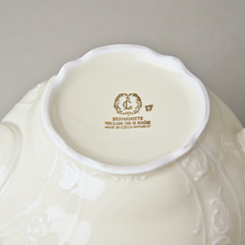 Pot tea 1,2 l, Thun 1794 Carlsbad porcelain, Bernadotte ivory + gold - Thun  1794 - BERNADOTTE ivory with gold - Thun Carlsbad porcelain, by  Manufacturers or popular decors - Dumporcelanu.cz - český a evropský  porcelán, sklo, příbory