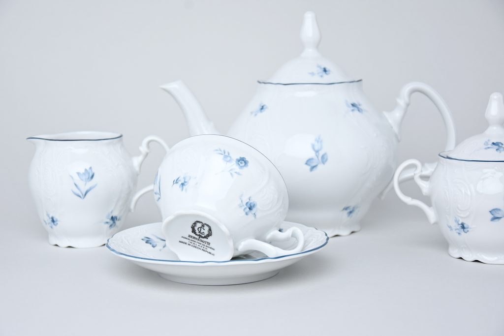 Tea set for 6 persons, Thun 1794 Carlsbad porcelain - Thun 1794 -  BERNADOTTE blue flower - Thun Carlsbad porcelain, by Manufacturers or popular  decors - Dumporcelanu.cz - český a evropský porcelán, sklo, příbory