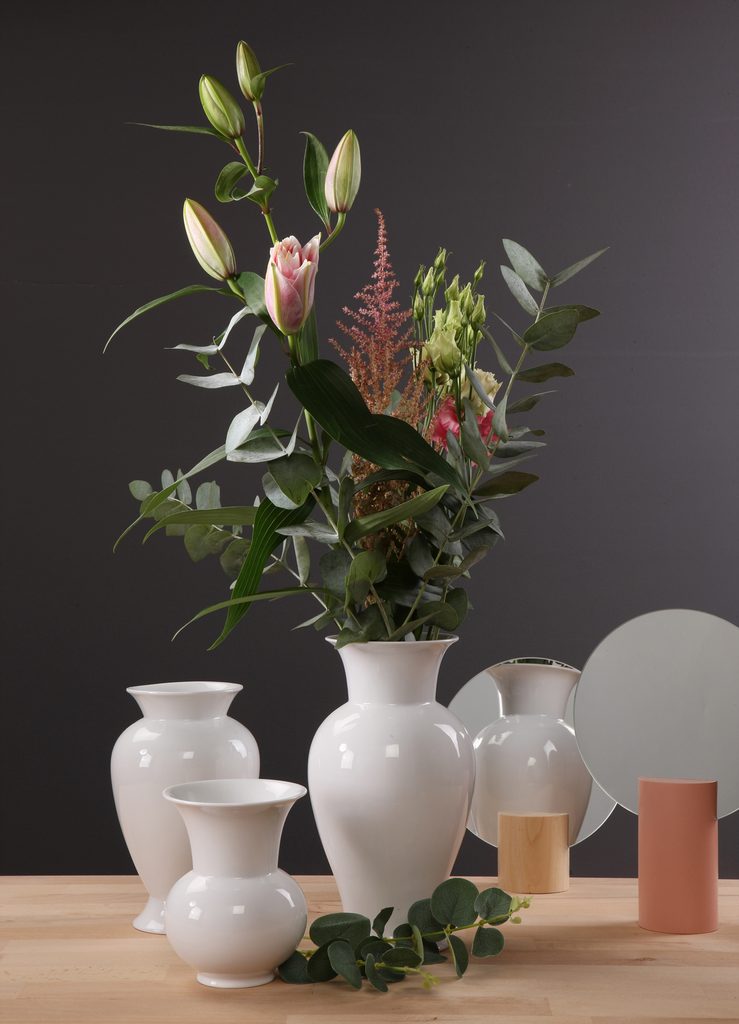 Vase 10 cm Barock, glazed porcelain, Kaiser 1872, Goebel Kaiser