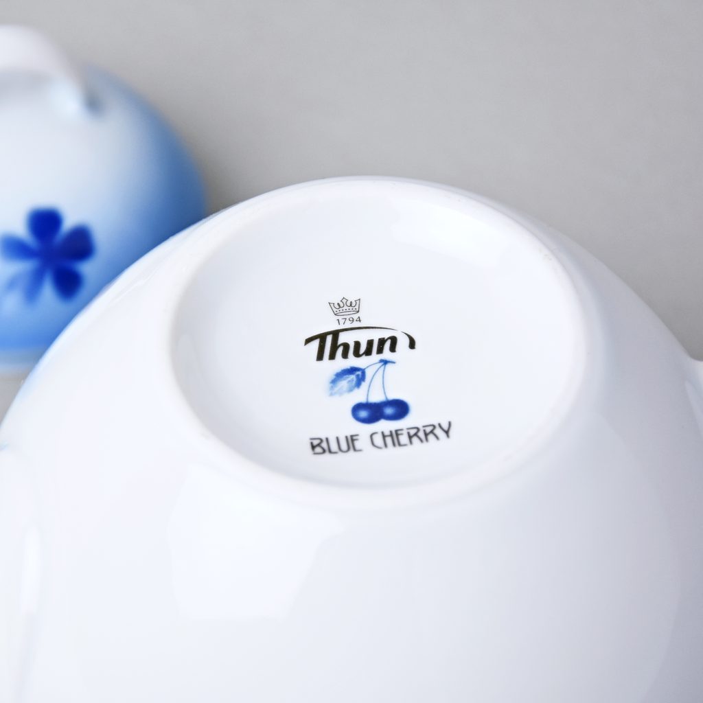 Tea pot Saphyr 0,55 l, Thun 1794 Carlsbad porcelain, BLUE CHERRY - Thun  1794 - Blue Cherry porcelain - Thun Carlsbad porcelain, by Manufacturers or  popular decors - Dumporcelanu.cz - český a evropský porcelán, sklo, příbory