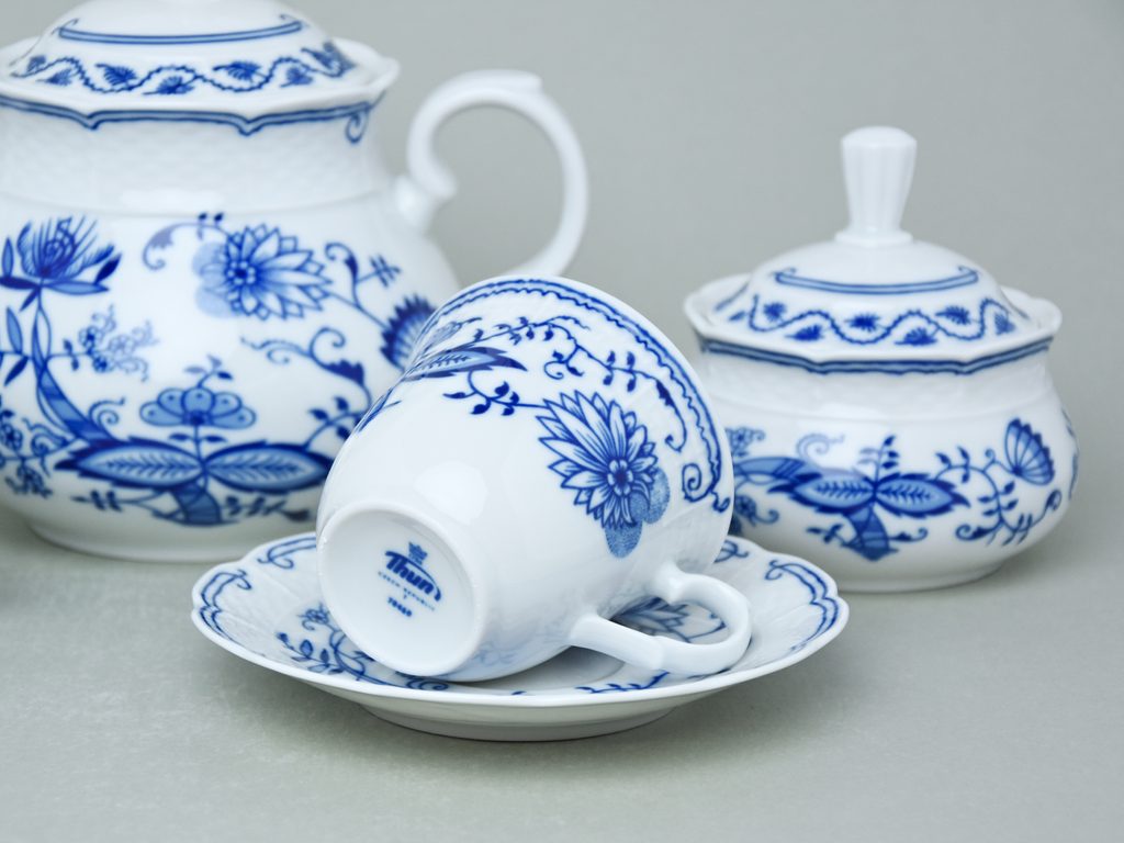 Blue & White Tea or Coffee Pots - Royal Table Settings – Royal Table  Settings, LLC