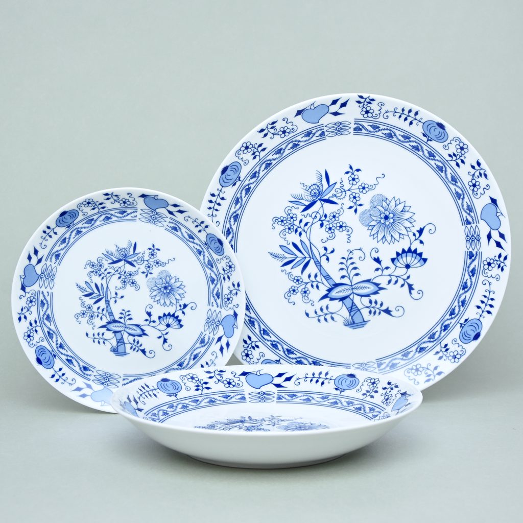 Plate set for 6 persons with 26 cm dining plates, Henrietta, Thun 1794  Carlsbad porcelain - Thun 1794 - Blue Onion Pattern Henrietta + white Coups  - Thun Carlsbad porcelain, by Manufacturers