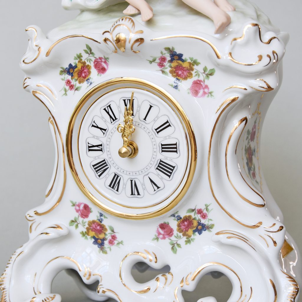 Clock Romance 20 x 9,5 x 29 cm, Saxe, Porcelain Clocks Royal Dux Bohemia -  Porcelánové figurky Duchcov - Duchcov clocks - Clocks, by Manufacturers or  popular decors - Dumporcelanu.cz - český a evropský porcelán, sklo, příbory
