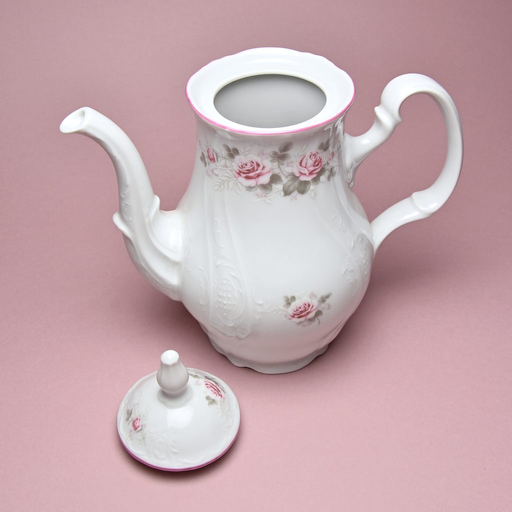 Pink line: Coffee pot 1,2 l, Carlsbad Porcelain, BERNADOTTE roses - Thun  1794 - BERNADOTTE roses + Gold or Pink line - Thun Carlsbad porcelain, by  Manufacturers or popular decors - Dumporcelanu.cz 