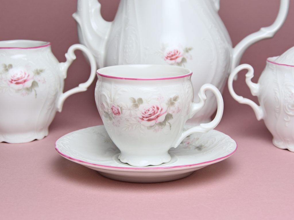 Pink line: Coffee pot 1,2 l, Carlsbad Porcelain, BERNADOTTE roses - Thun  1794 - BERNADOTTE roses + Gold or Pink line - Thun Carlsbad porcelain, by  Manufacturers or popular decors - Dumporcelanu.cz 