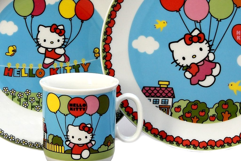 Dětská porcelánová sada Hello Kitty, modrá, Thun 1794 karlovarský porcelán  - Thun 1794 - Dětské sady Hello Kitty - Dětské porcelánové jídelní sady,  Podle vzoru a výrobců - Dumporcelanu.cz - český a evropský porcelán, sklo,  příbory