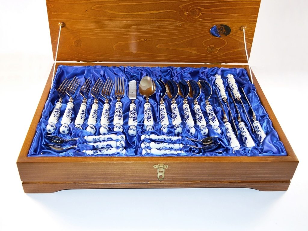 24 pieces cutlery set, Original Blue Onion Pattern - Cibulák (Blue Onion  pattern) - Cutlery - Original Blue Onion Pattern, by Manufacturers or  popular decors - Dumporcelanu.cz - český a evropský porcelán, sklo, příbory