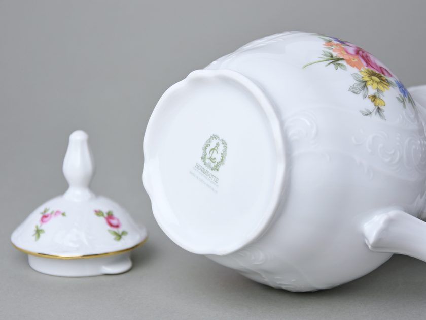 Pink line: Coffee pot 1,2 l, Carlsbad Porcelain, BERNADOTTE roses - Thun  1794 - BERNADOTTE roses + Gold or Pink line - Thun Carlsbad porcelain, by  Manufacturers or popular decors - Dumporcelanu.cz 