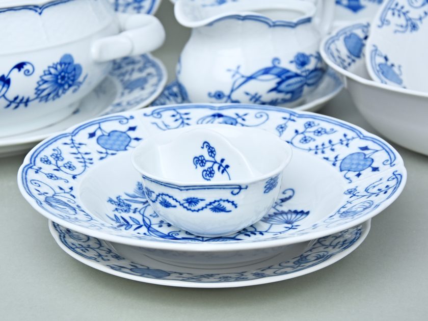 Dining set for 6 persons, Thun 1794 Carlsbad porcelain, Natalie - Onion