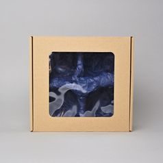 Dárková krabička hnědá s okénkem a výstelkou, 22 x 20,3 x 10,3 cm
