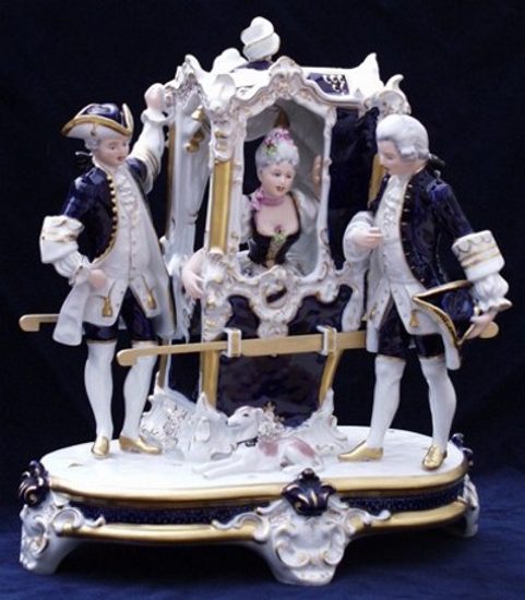 Dooly rococo 35 x 24 x 28,5 cm, Porcelain Figures Duchcov