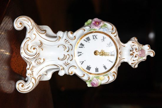 Clock Belinda 14,5 x 9,5 x 25 cm, White plus Gold, Clocks