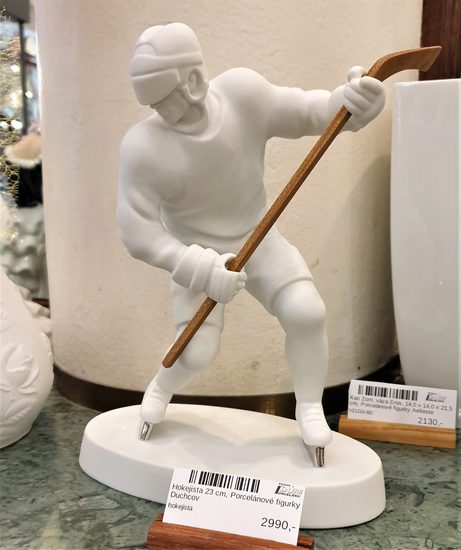 Hockey player 23 cm, Porcelain Figures Duchcov