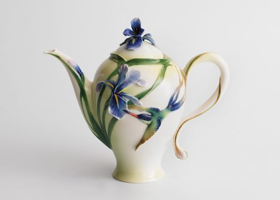 Longtail hummingbird design sculptured porcelain teapot 18 cm, Porcelain FRANZ