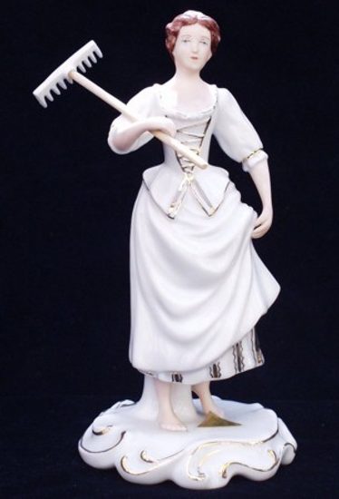 Gardener woman 8 x 7 x 15,5 cm, Porcelain Figures Duchcov