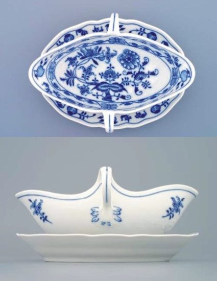 Sauceboat oval with stand 0,55 l, Original Blue Onion Pattern