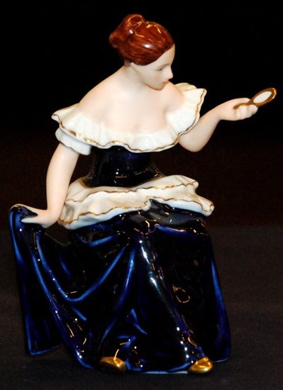 Woman with a mirror 12,5 x 11 x 15,5 cm, Porcelain Figures Duchcov