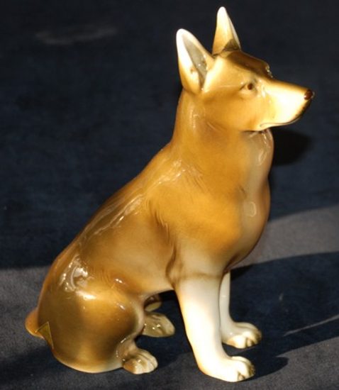 Wolf-dog 16 x 8,5 x 20,5 cm, Porcelain Figures Duchcov