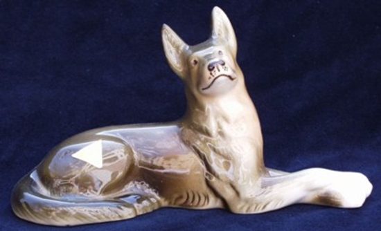 Wolf-dog 17 x 7 x 9 cm, Porcelain Figures Duchcov