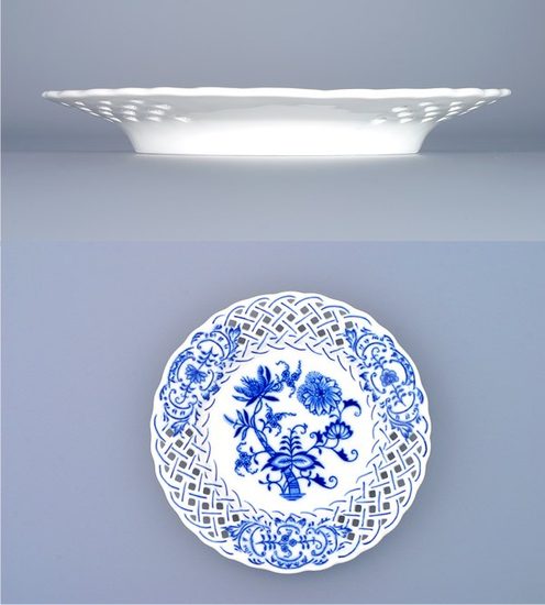 Plate perforated 15 cm, Original Blue Onion Pattern