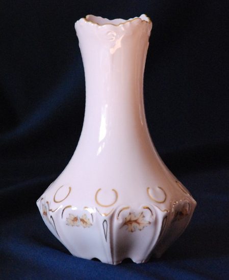 Váza 15,8 cm, Lenka 527, Růžový porcelán z Chodova
